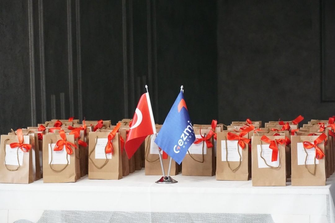 GEZMİŞ DOĞAPARK EVLERİ"NDE TESLİM MUTLULUĞU